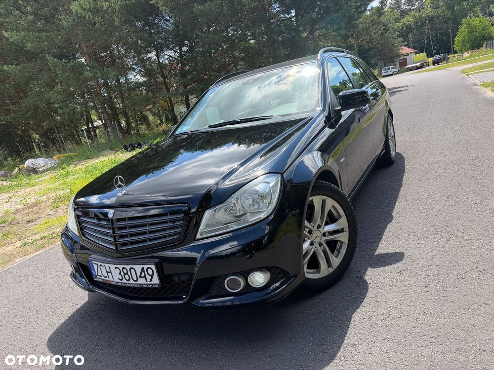 Mercedes-Benz Klasa C 200 CGI BlueEff Elegance - 3