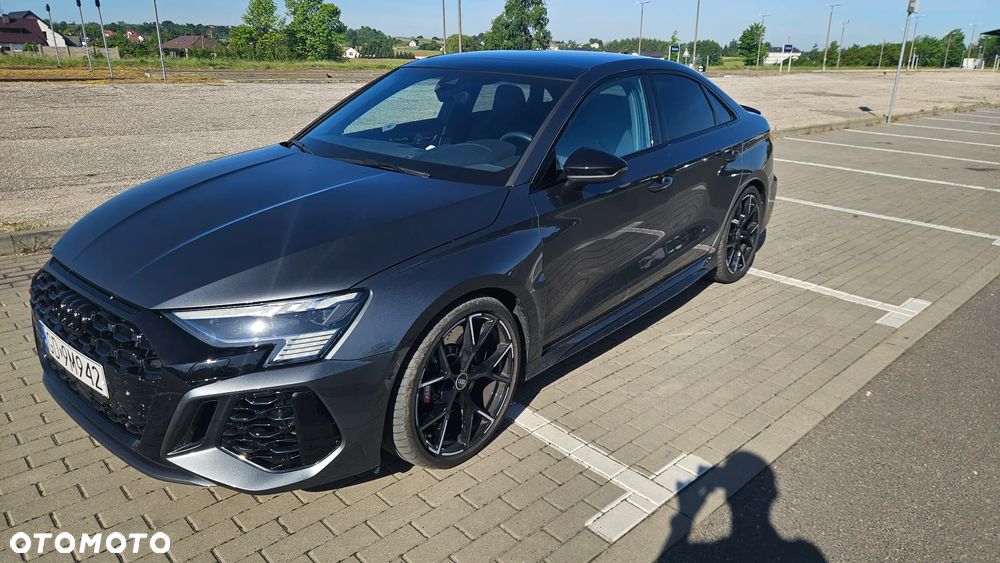 Audi RS3 Limousine - 1