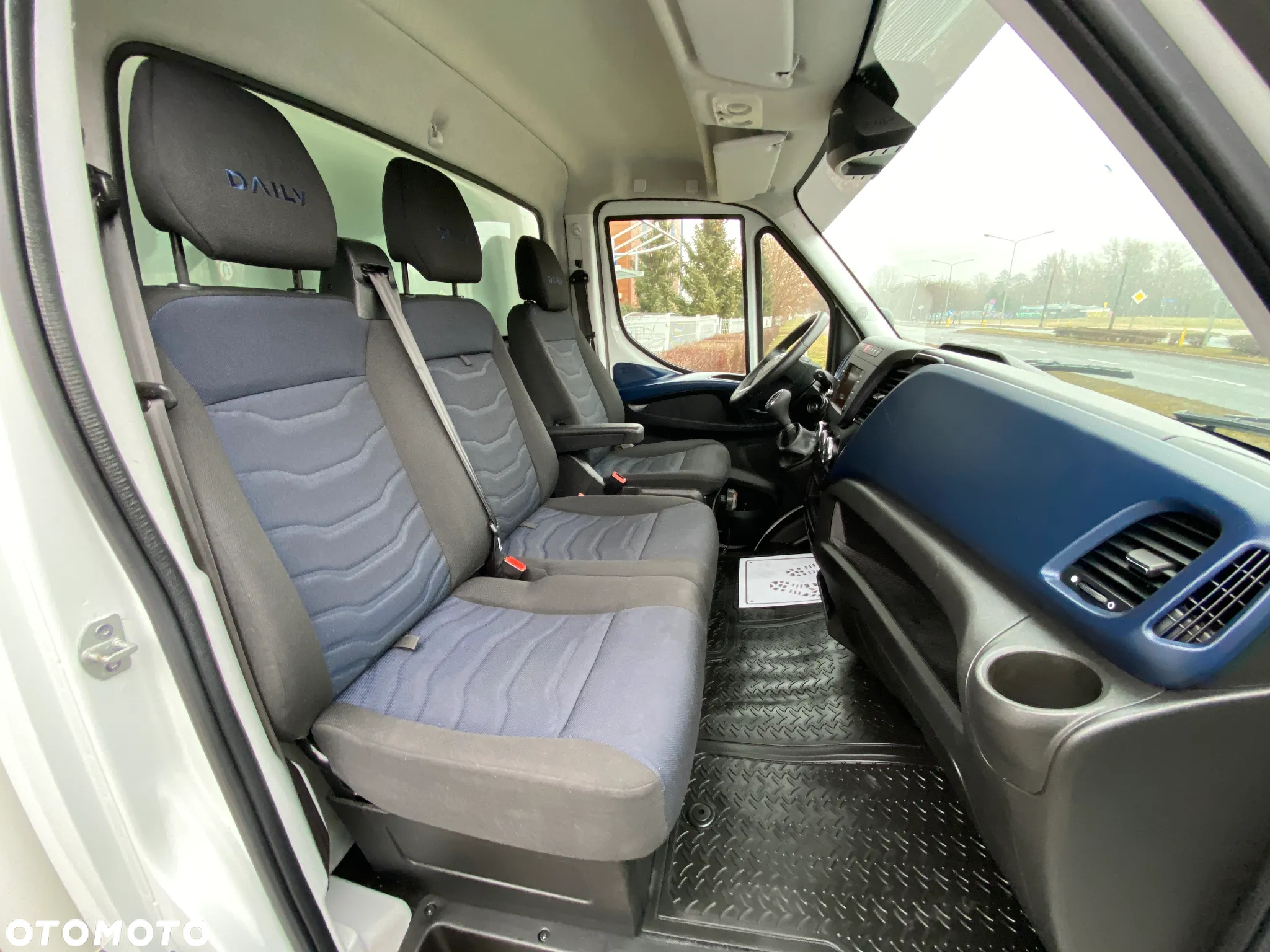Iveco DAILY 35S16 HI-MATIC KONTENER 8 EUROPALET WINDA ZEPRO - 34