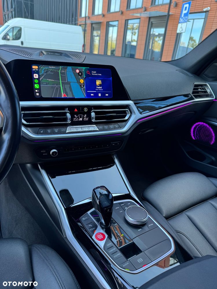 BMW Seria 3 330i xDrive M Sport - 11