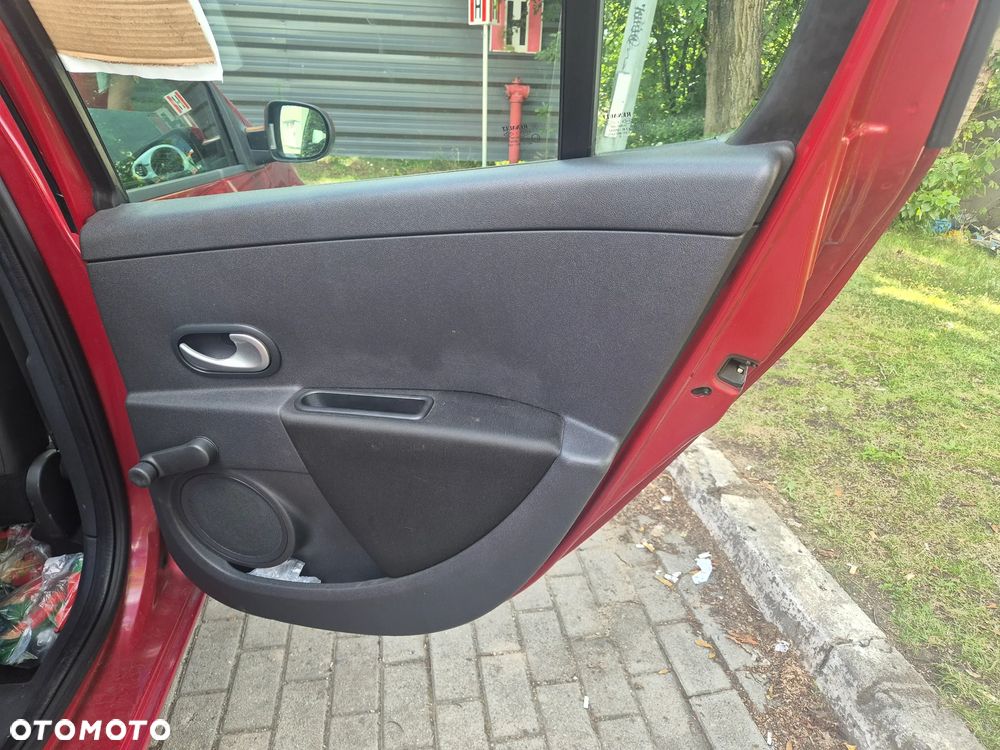 Renault Clio 1.2 16V Privilege - 10