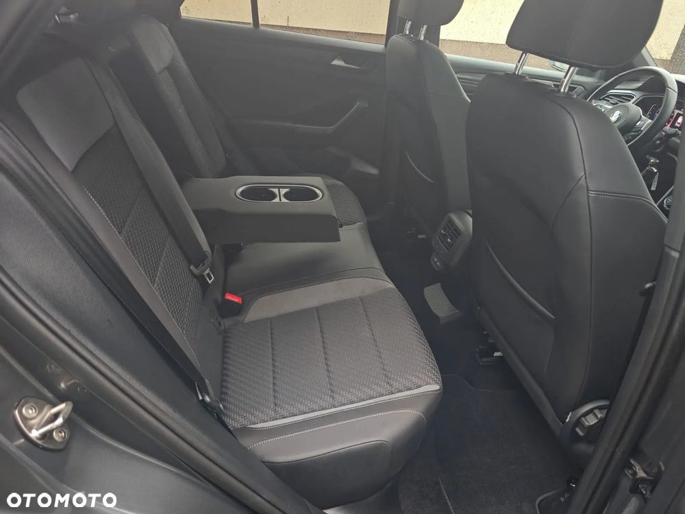 Volkswagen T-Roc 1.5 TSI R-Line - 13