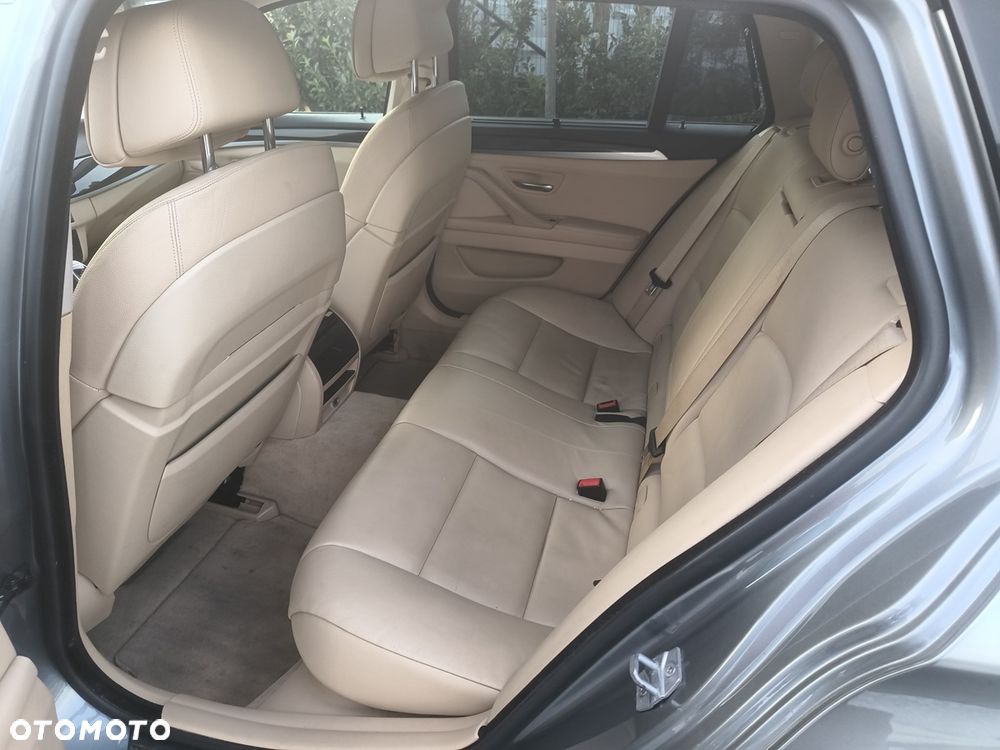BMW Seria 5 525d xDrive Sport-Aut - 8