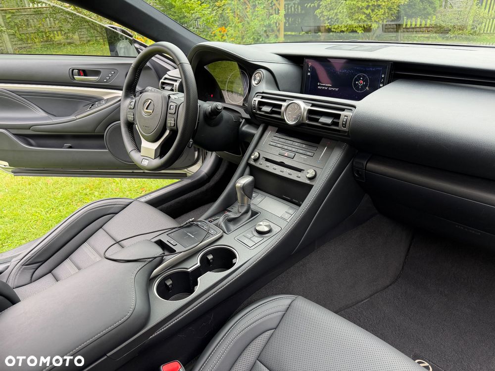Lexus RC 200t / 300 F Sport - 14