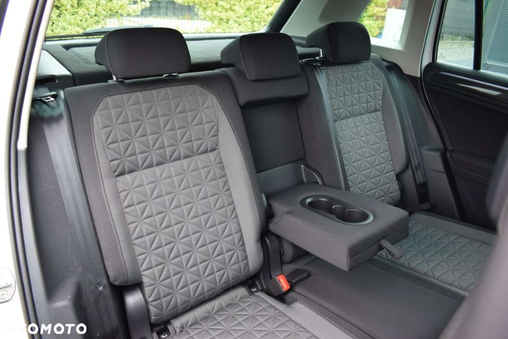 Volkswagen Tiguan - 23