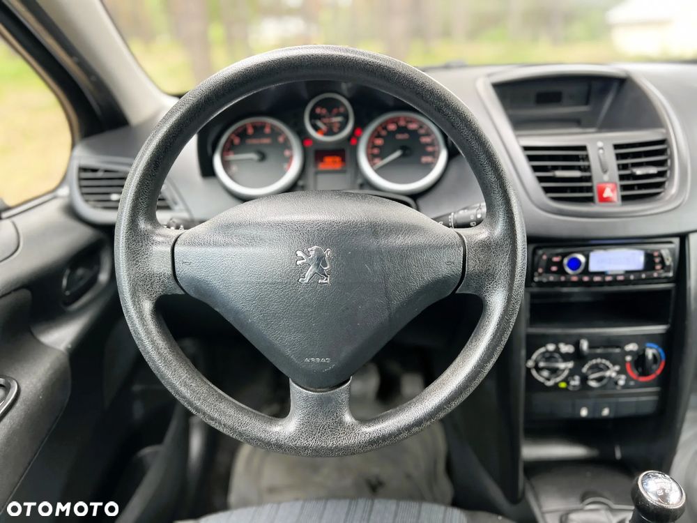 Peugeot 207 - 15