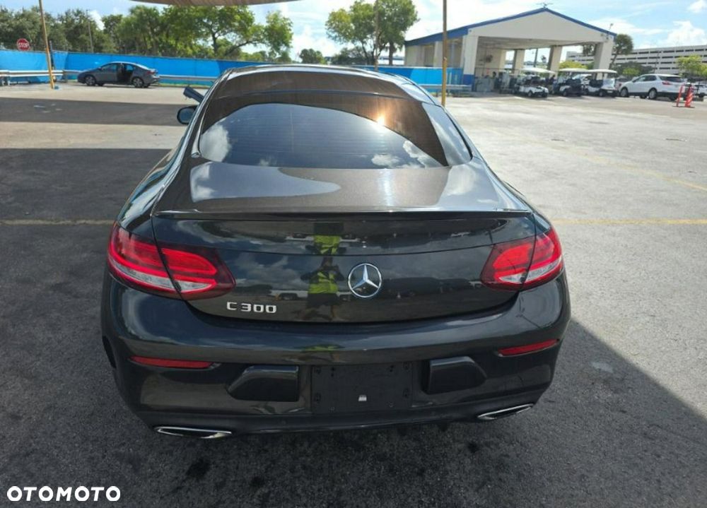 Mercedes-Benz Klasa C 300 9G-TRONIC AMG Line - 6