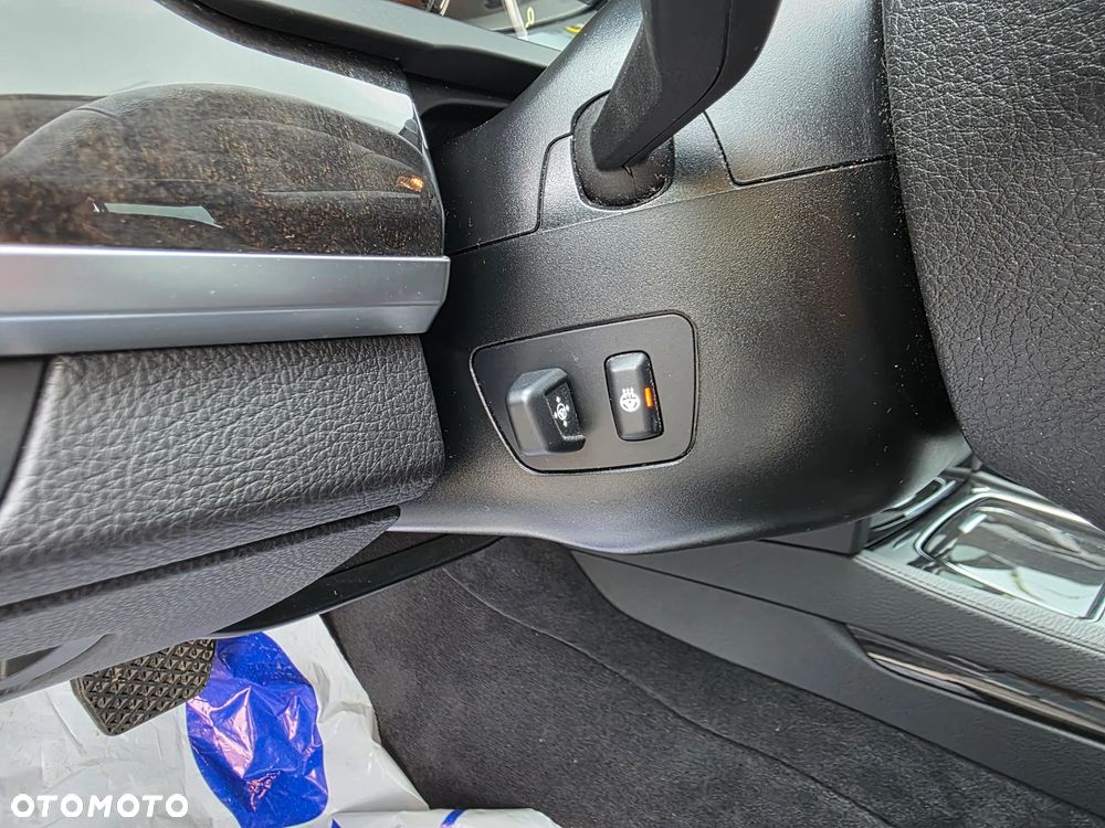 BMW Seria 7 740d xDrive - 22