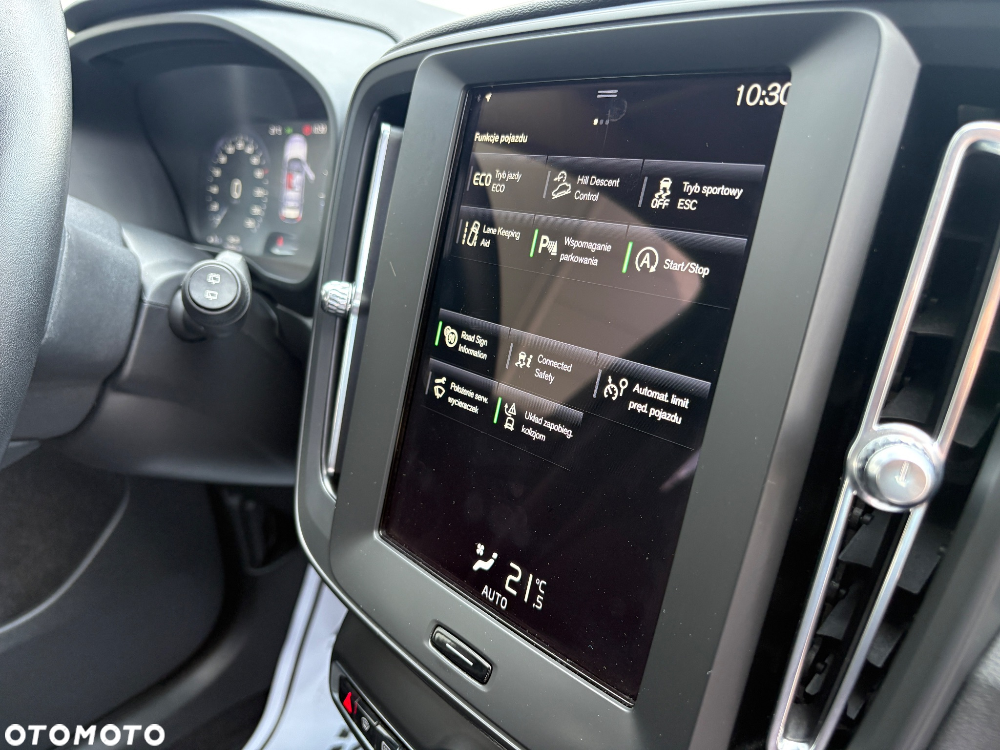 Volvo XC 40 D3 Momentum Pro - 24