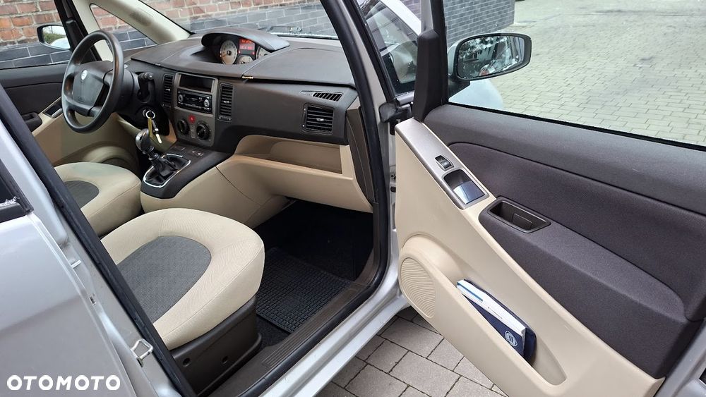 Lancia Musa 1.4 16v Platinum - 12