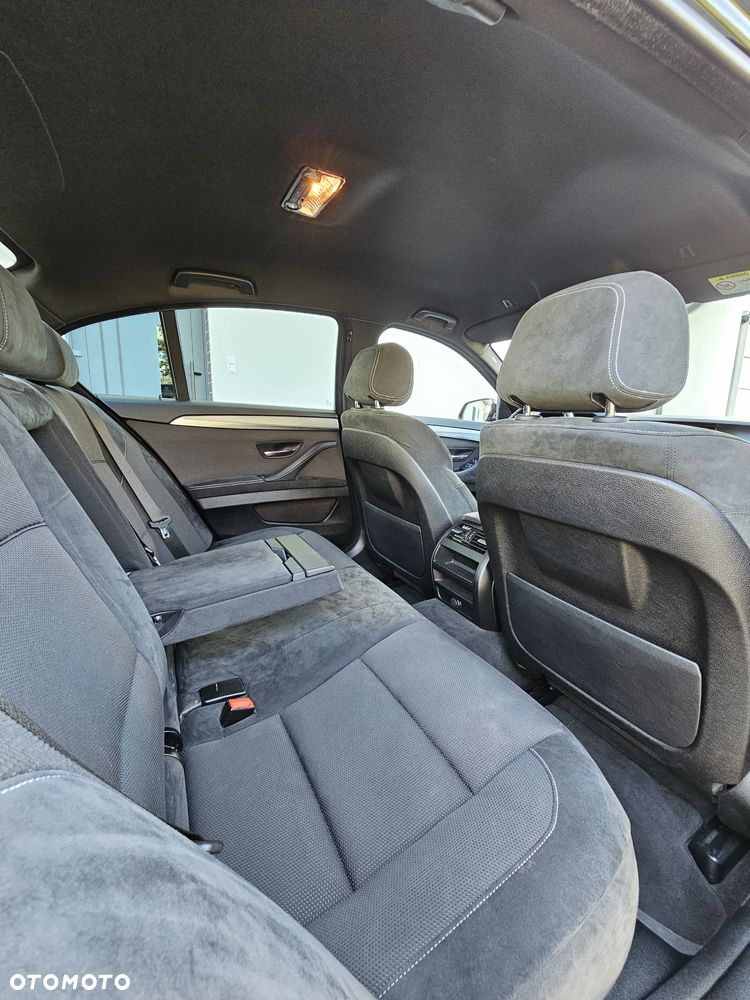 BMW Seria 5 520d xDrive - 10