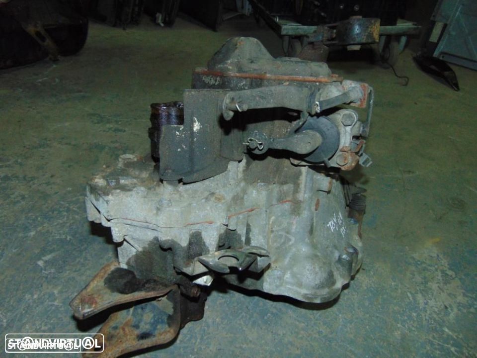 Toyota Corolla XL 1300 caixa velocidades - 3