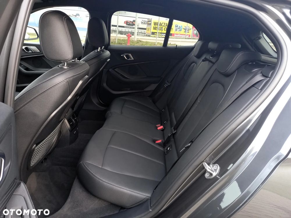 BMW Seria 1 120d xDrive M Sport - 14