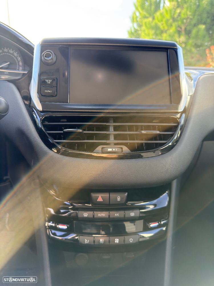 Peugeot 208 1.6 e-HDi Allure 95g - 13