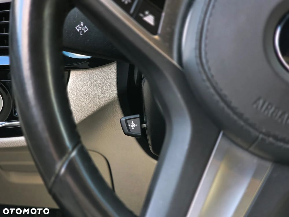 BMW Seria 5 530d xDrive M Sport sport - 24