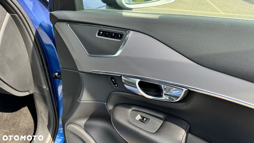 Volvo XC 90 T8 AWD Plug-In Hybrid R-Design 7os - 31