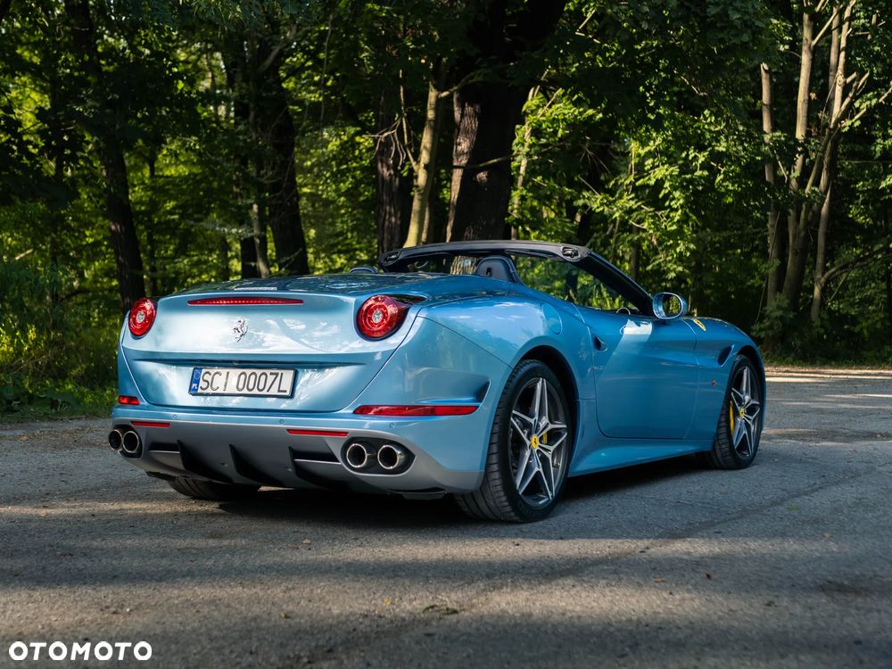 Ferrari California T - 22