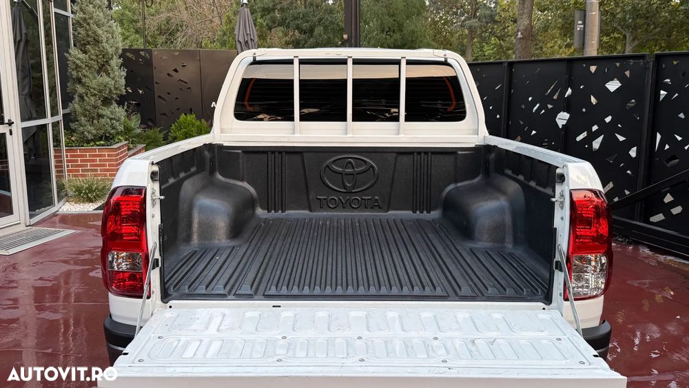 Toyota Hilux 2.4D 150CP 4x4 Double Cab 6MT Comfort - 9