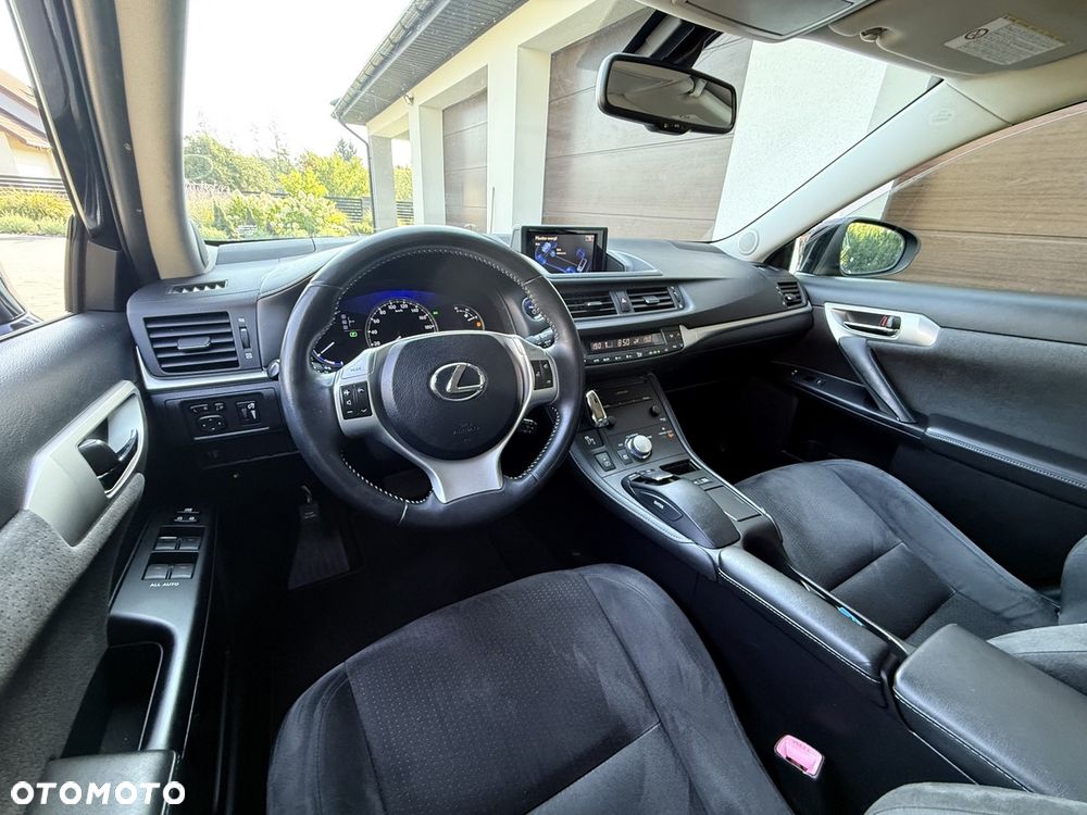 Lexus CT - 16