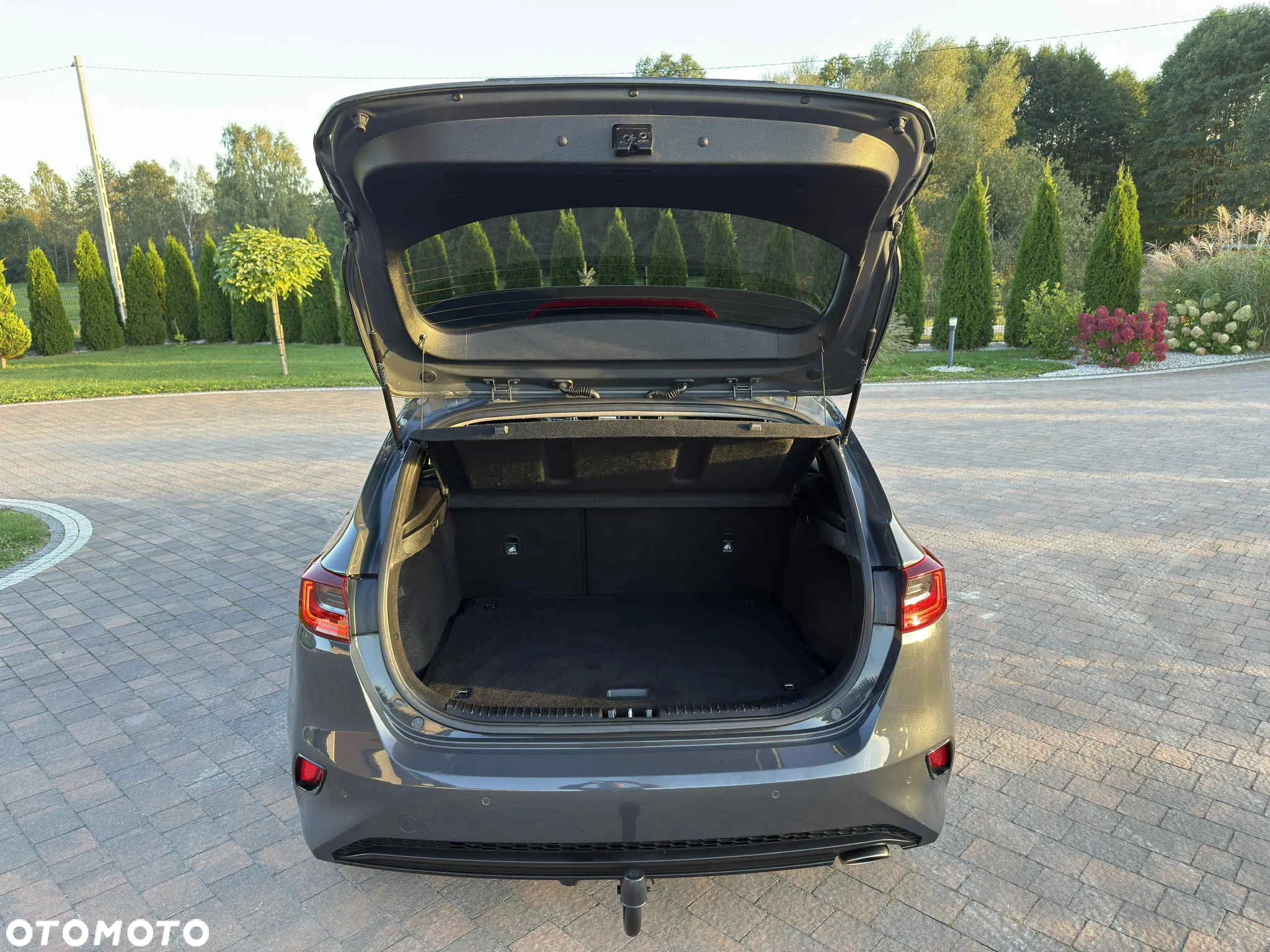 Kia Ceed - 11