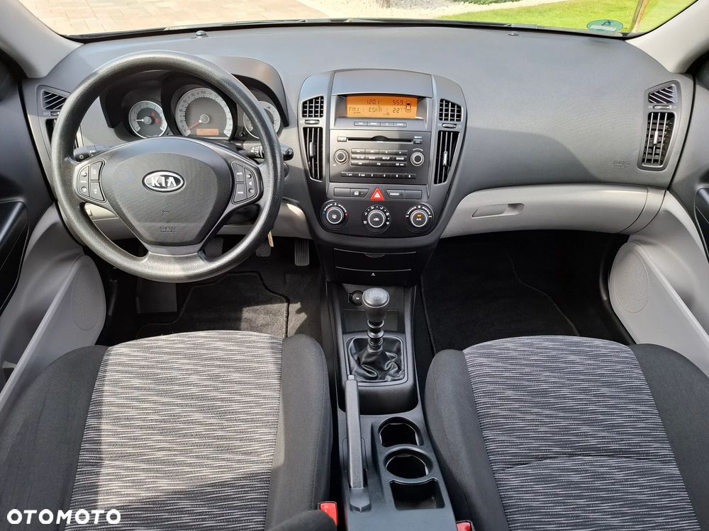 Kia Ceed 1.4 CVVT LX - 32