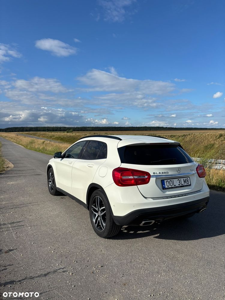 Mercedes-Benz GLA 220 d 4-Matic Urban - 3