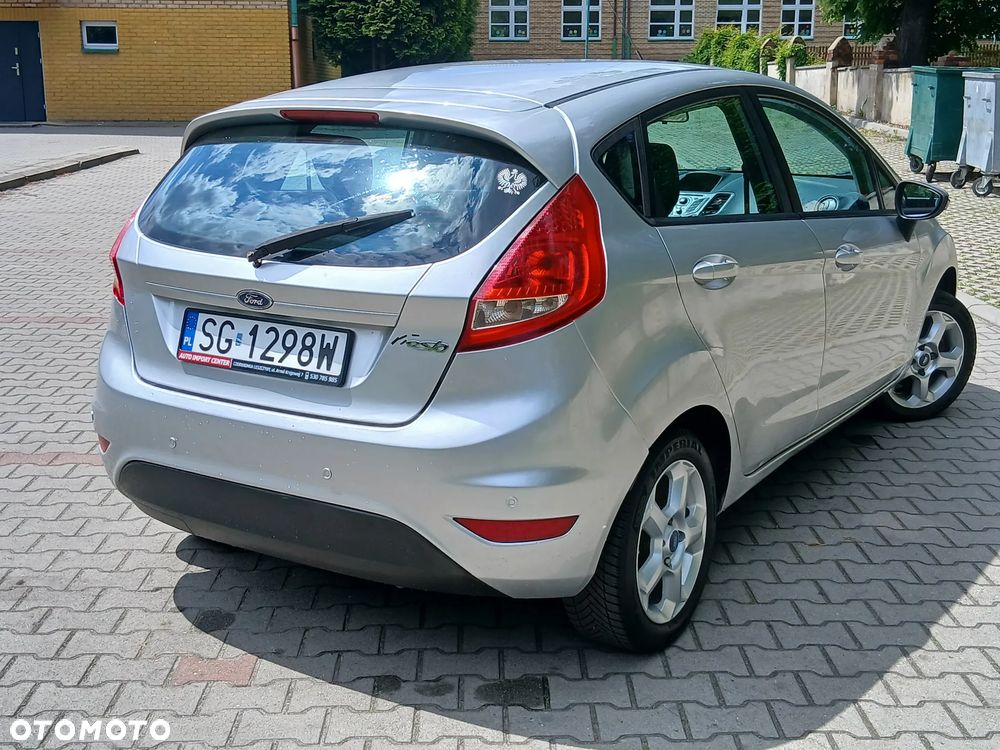 Ford Fiesta 1.25 Silver X (Ambiente) - 30