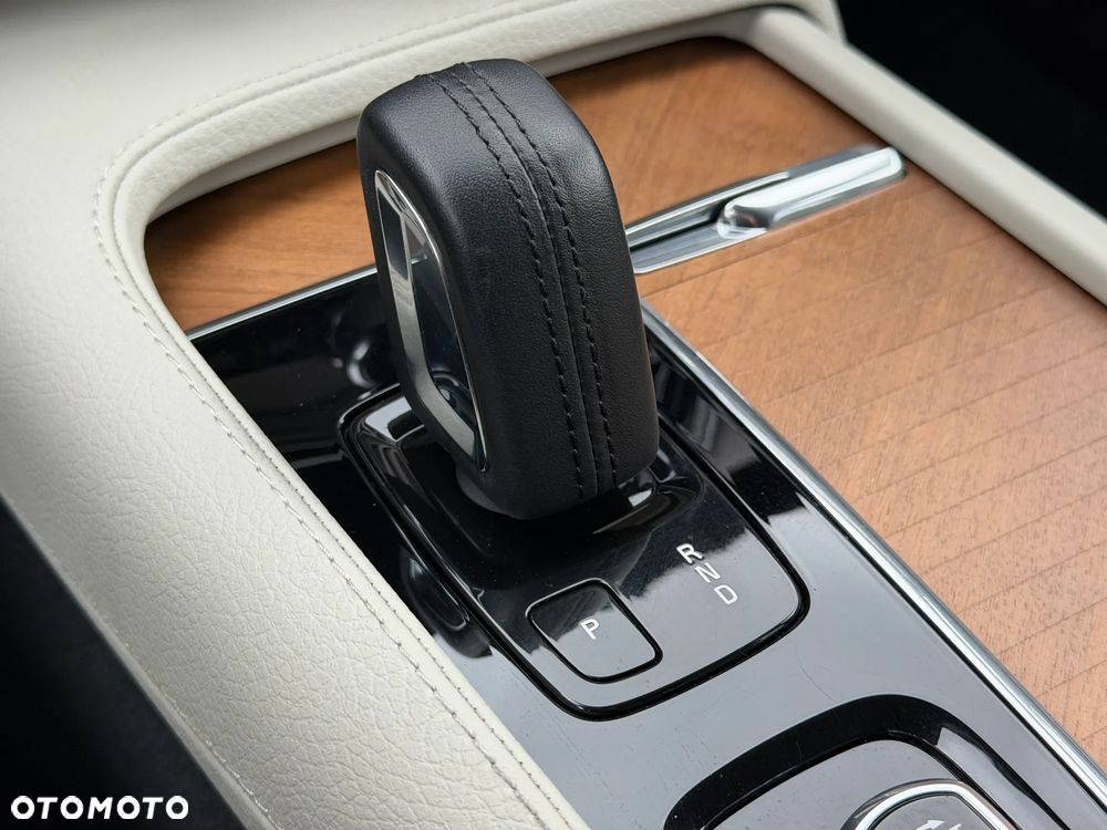 Volvo V90 D5 AWD Momentum Pro - 17