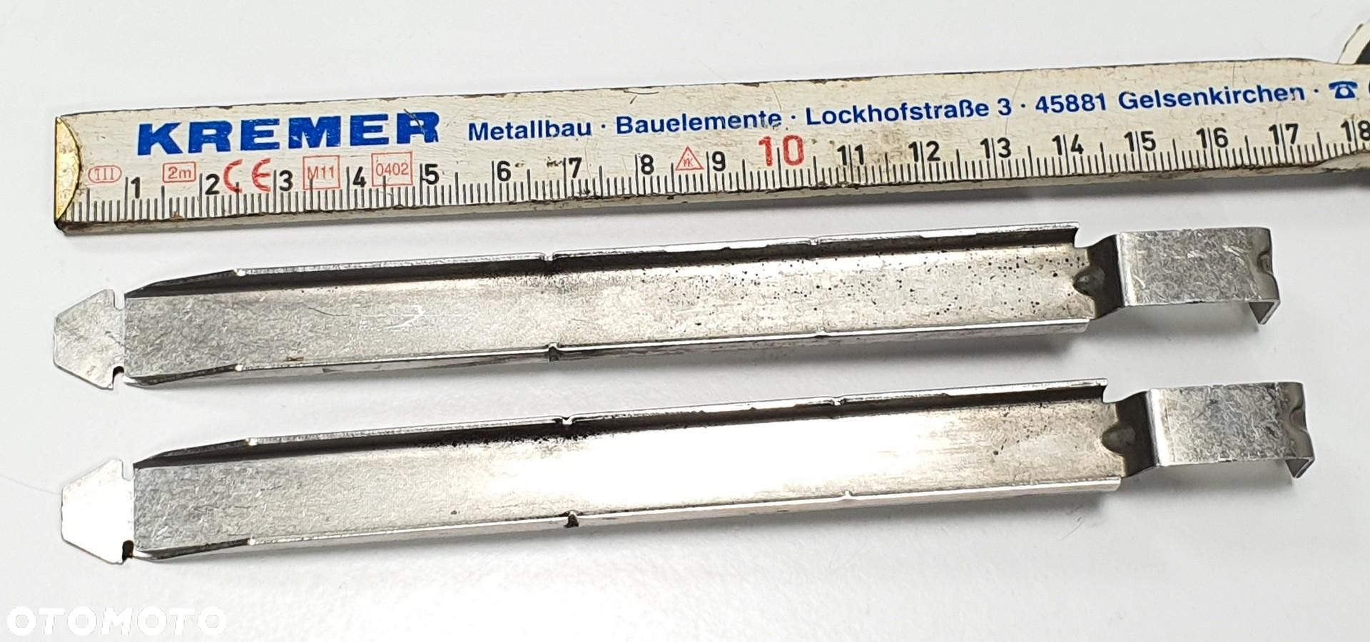 ŚLEDŹ MOCOWANIE LAMPY VOLVO V50 - 3