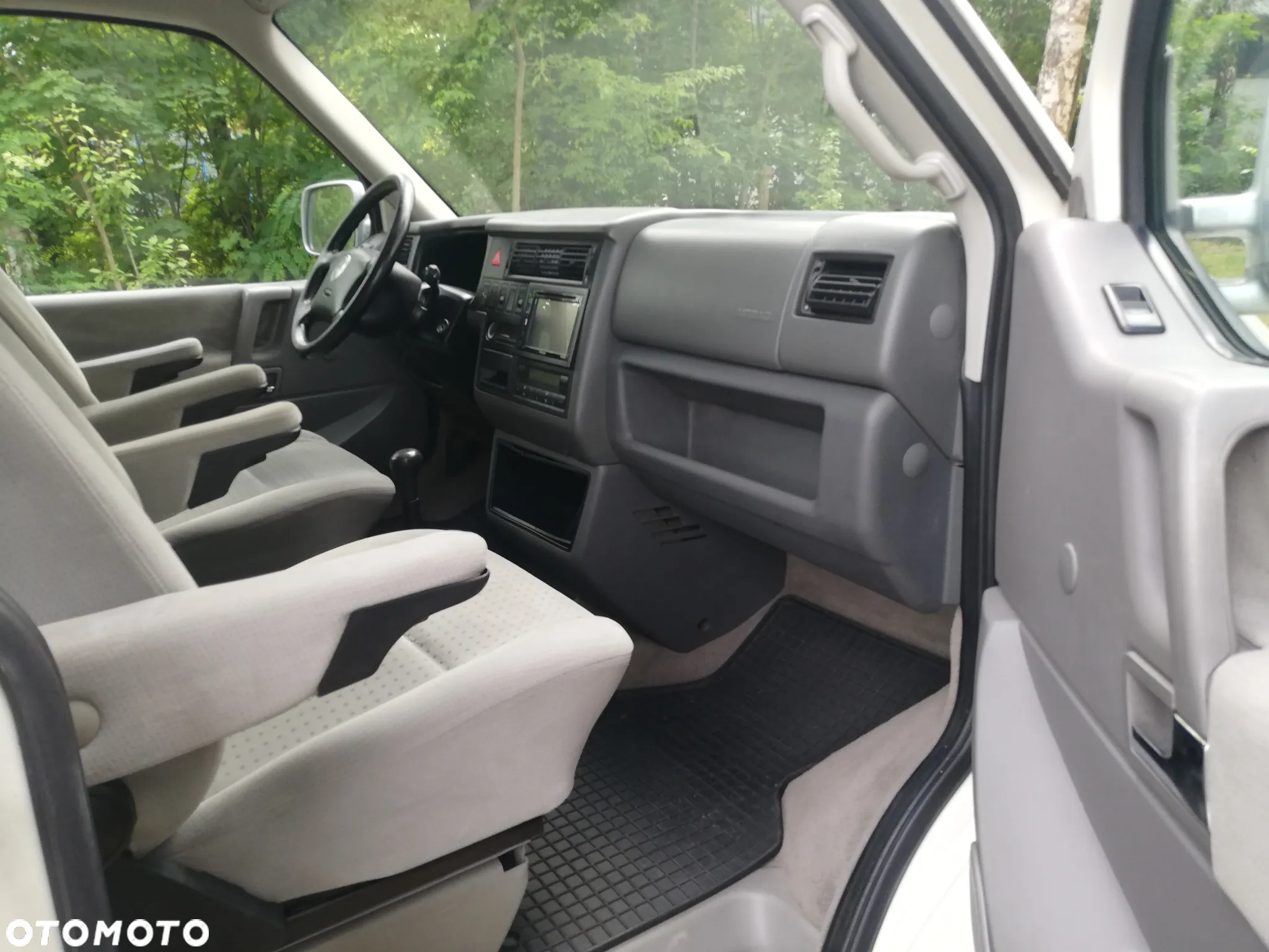 Volkswagen Multivan - 7