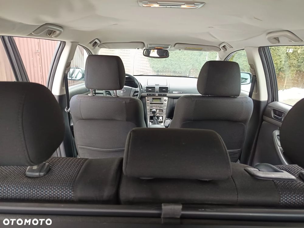 Toyota Avensis 2.0 D-4D - 11