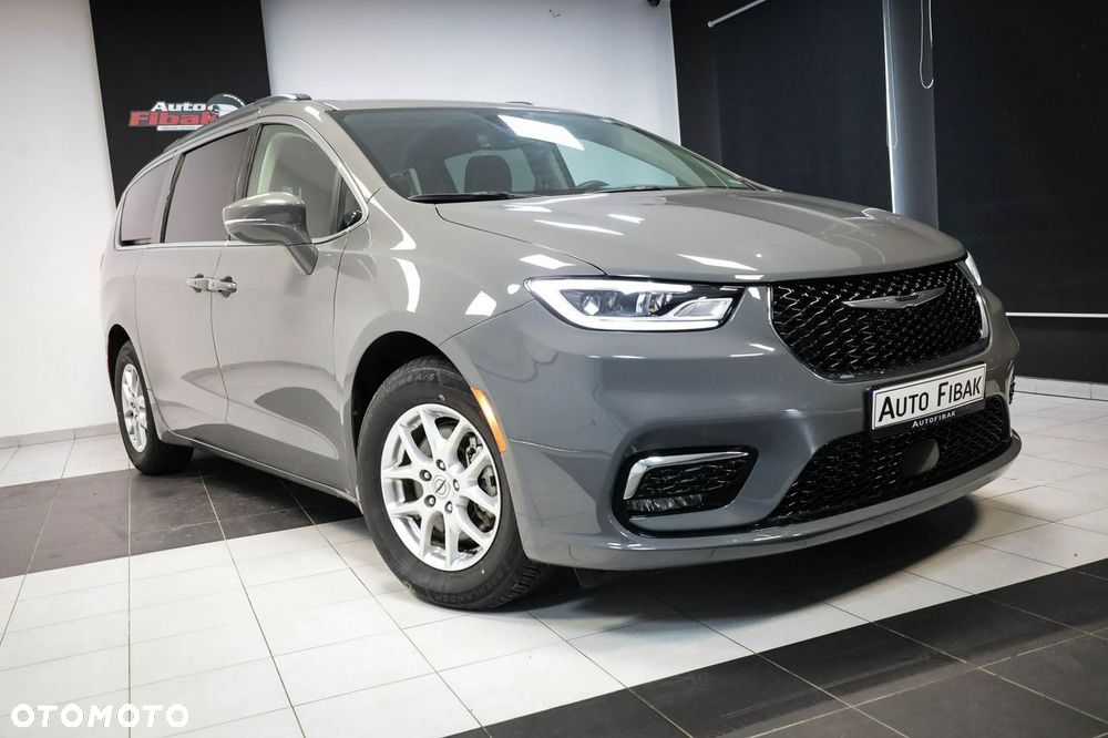 Chrysler Pacifica - 3