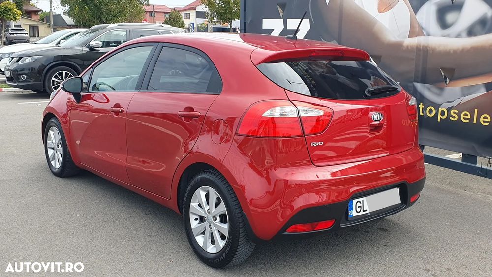 Kia Rio - 5