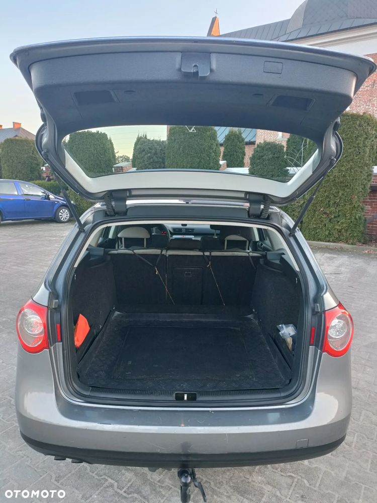 Volkswagen Passat 1.9 TDI Individual - 11