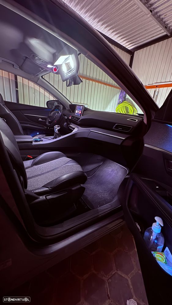 Peugeot 3008 PureTech 130 Stop & Start GPF Allure Pack - 29