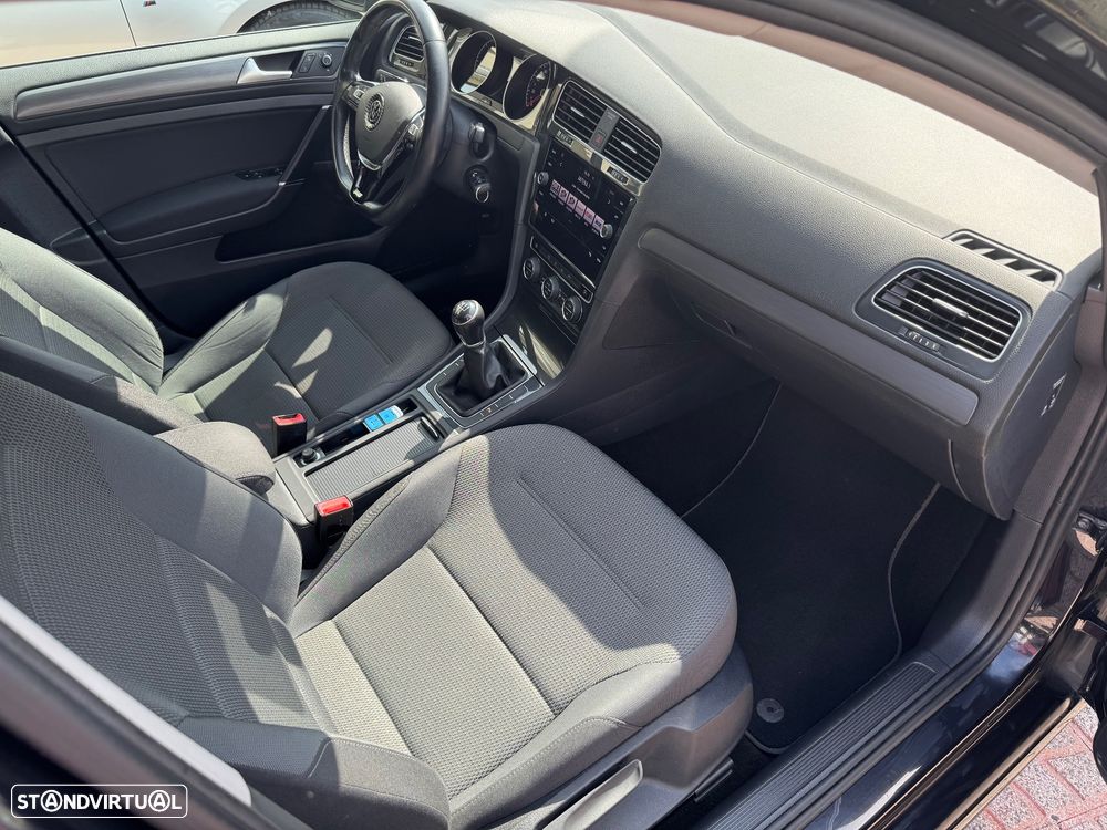 VW Golf Variant 1.6 TDi Confortline - 23