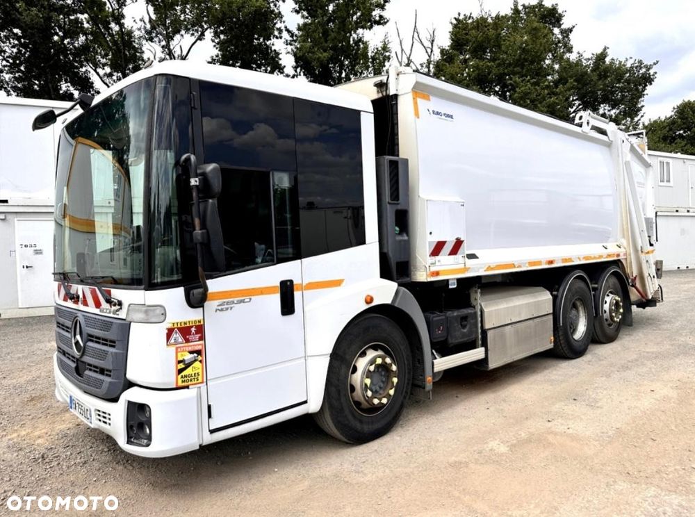 Mercedes-Benz ECONIC 2630 TERBERG OMNIDELL