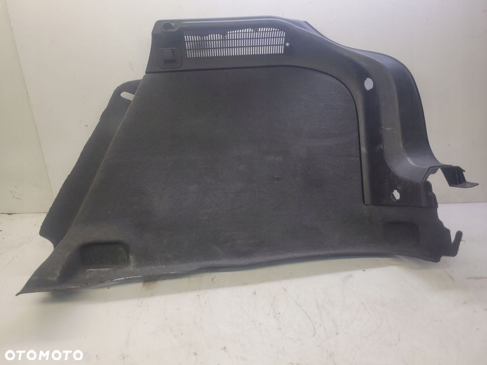 TAPICERKA BOCZEK BAGAŻNIKA AUDI A3 8P 8P3863880AG - 1