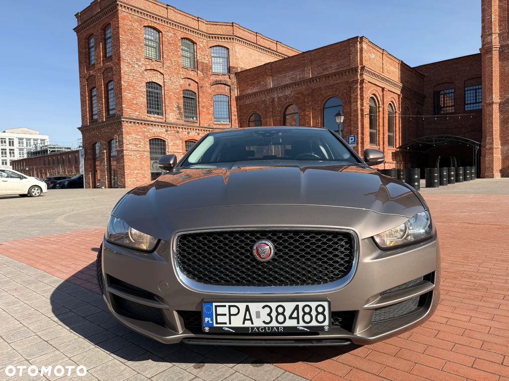 Jaguar XE 2.0 D Pure - 3