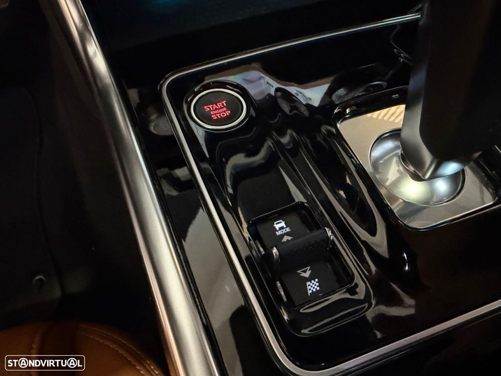 Jaguar XE 2.0 i4 R-Dynamic HSE - 21