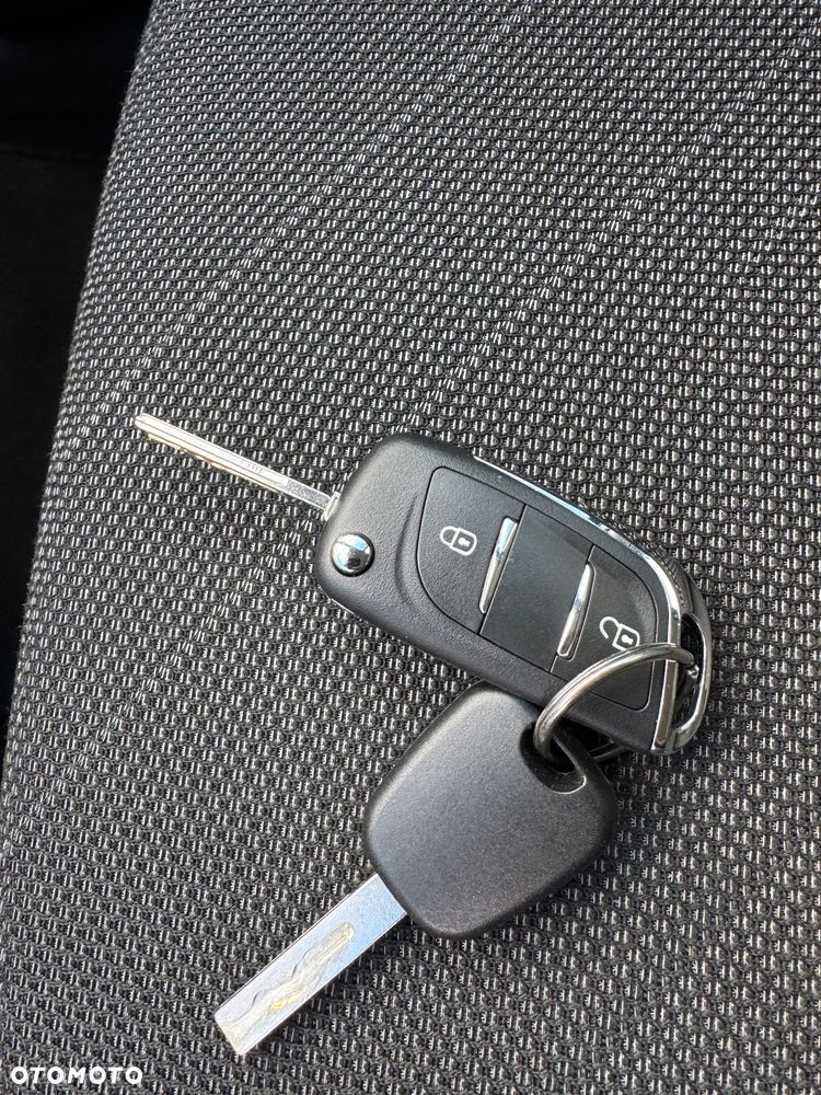 Peugeot 207 1.6 HDi 16V Trendy - 16