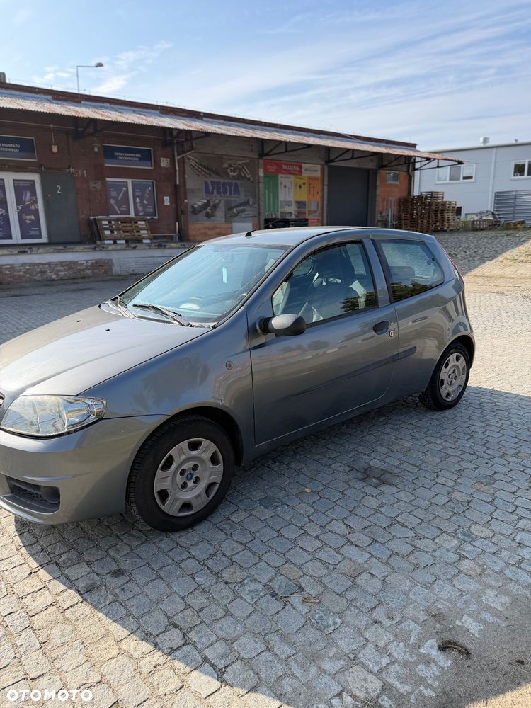 Fiat Punto 2003 photo 2