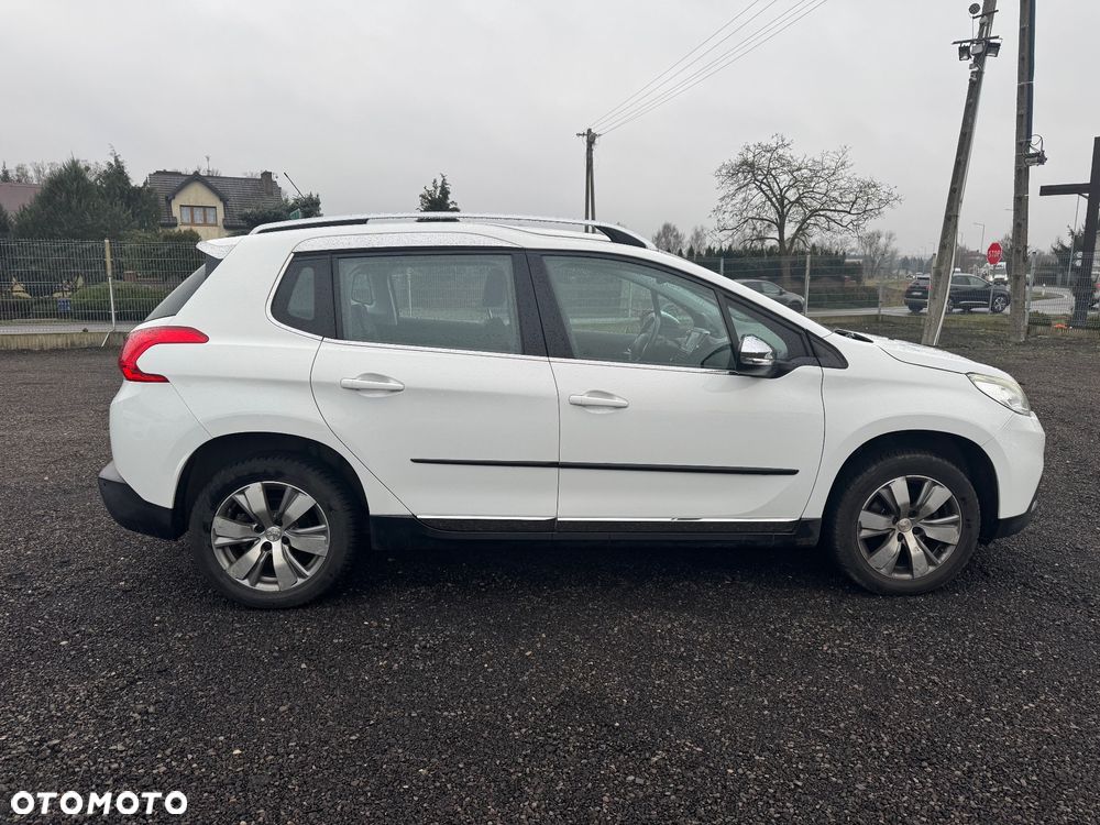 Peugeot 2008 1.2 Pure Tech GPF Allure S&S - 11