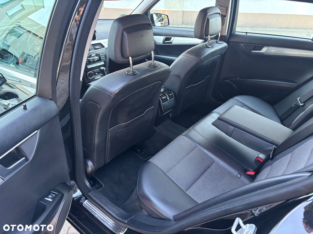 Mercedes-Benz Klasa C 220 (BlueTEC) d T 7G-TRONIC Avantgarde - 15