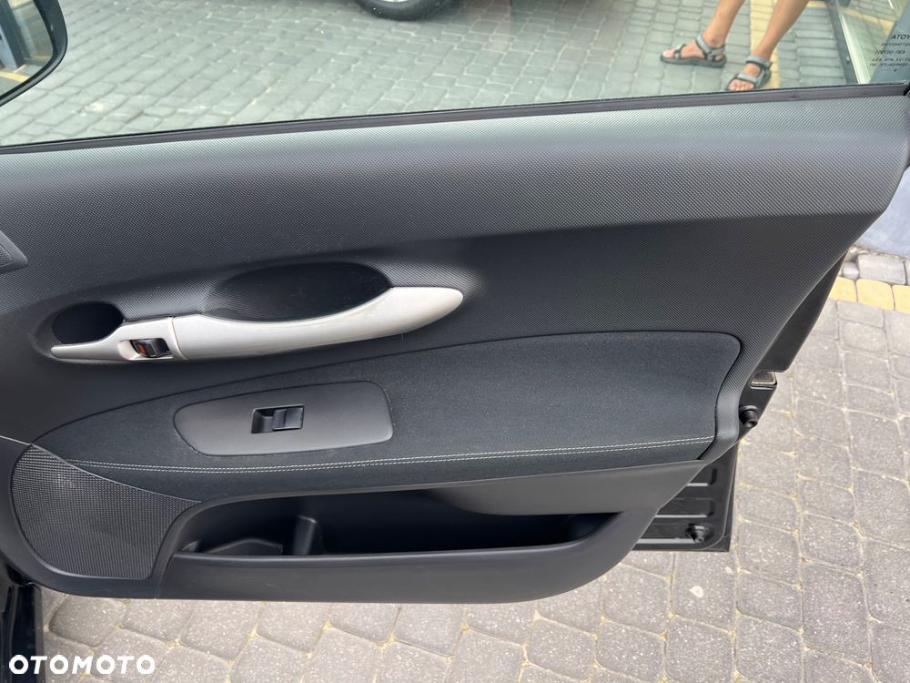 Toyota Auris 1.4 D-4D 2010 - 34