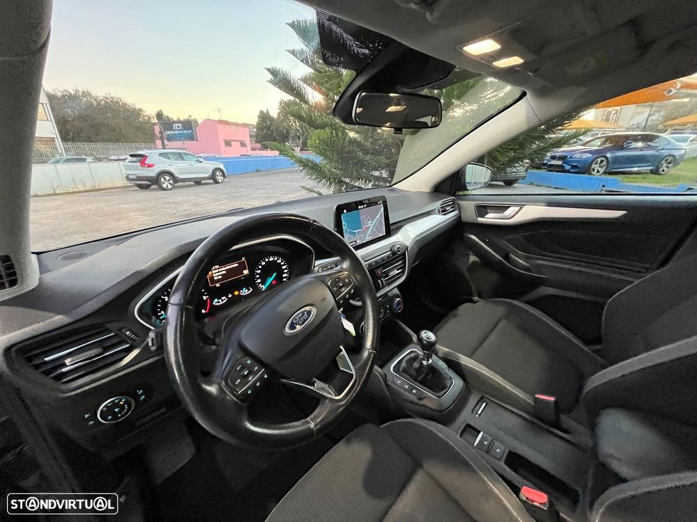 Ford Focus SW 1.5 TDCi EcoBlue Titanium - 24