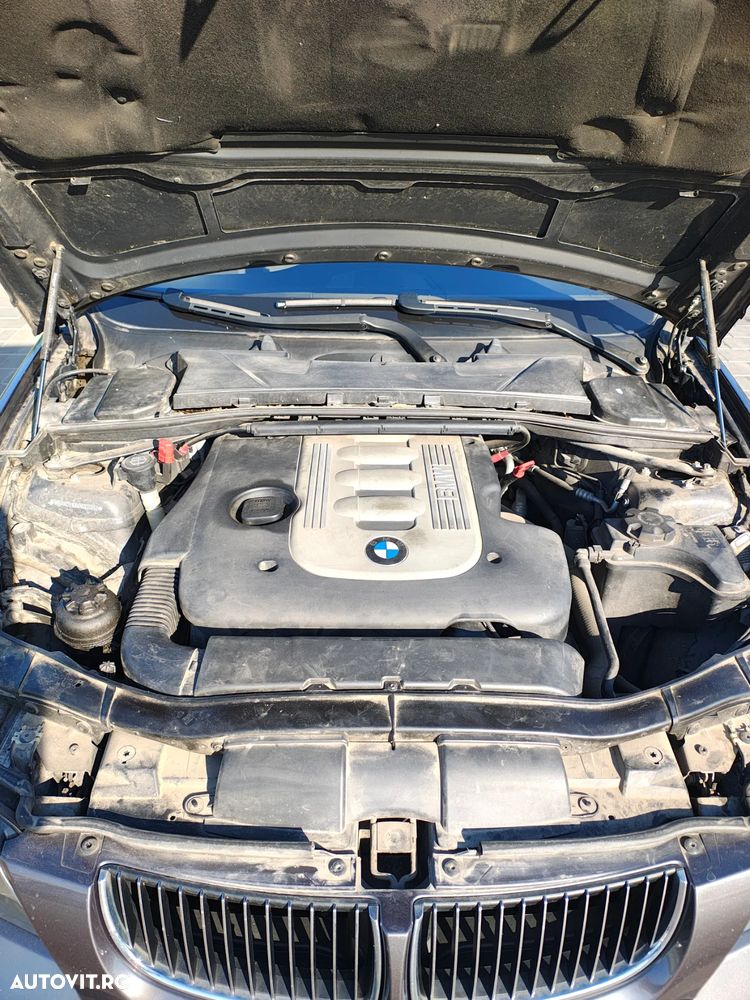 BMW Seria 3 325d - 27