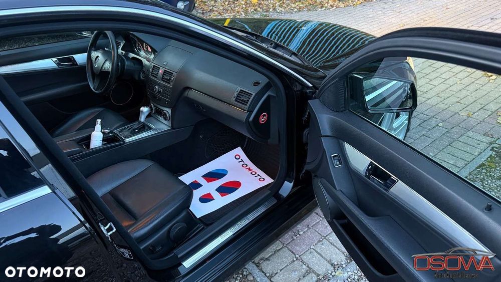 Mercedes-Benz Klasa C 250 CDI 4Matic 7G-TRONIC Avantgarde Edition - 24