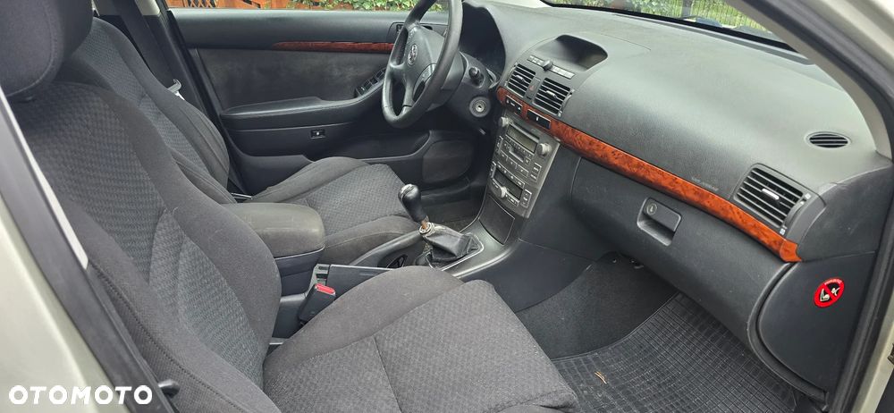 Toyota Avensis 2.0 VVT-i Sol - 5