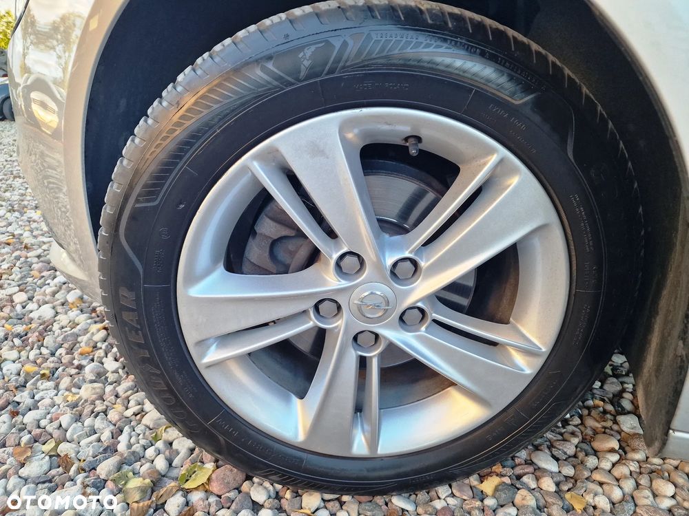 Opel Insignia - 20